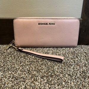 Michael Kors jet set large wallet wristlet EUC